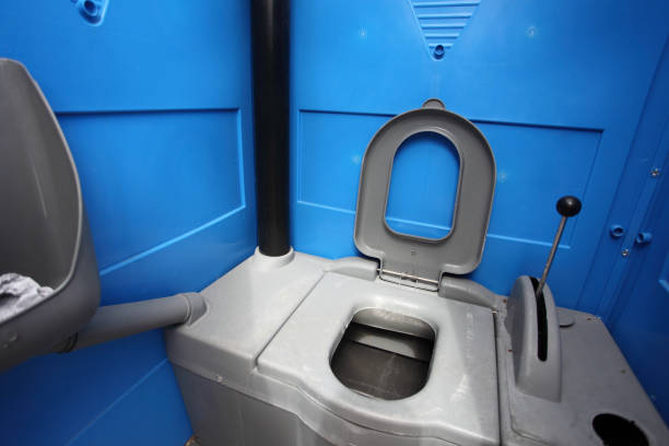 Best Portable restroom trailer rental  in Flint, MI